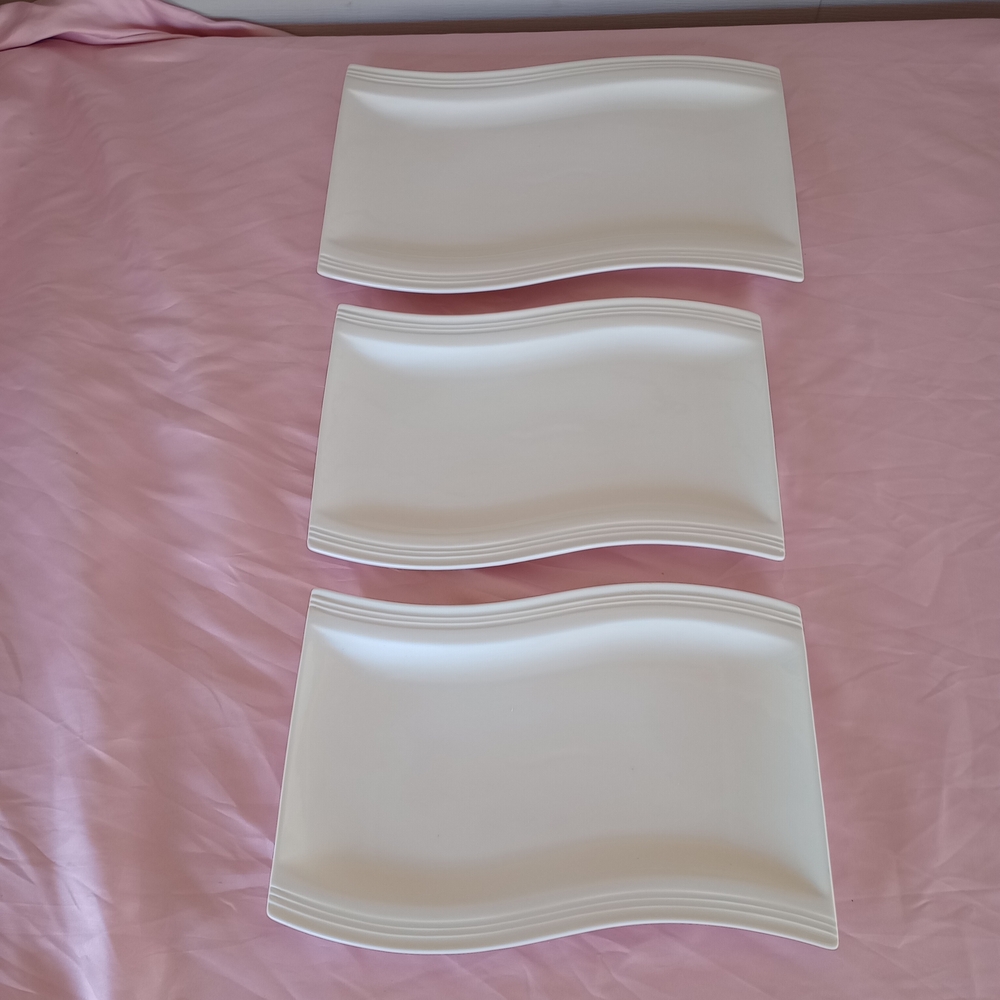 Set of Three White Rectangular Plates
